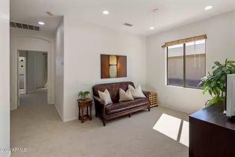 4815 E Robin Ln, Phoenix, AZ 85054 photo 22