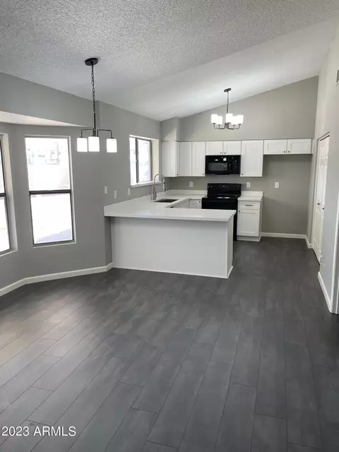 2237 E Capri Cir, Mesa, AZ 85204 photo 2