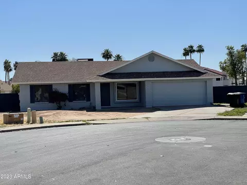 2237 E Capri Cir, Mesa, AZ 85204