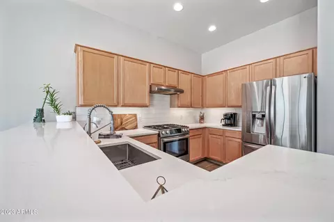 2231 E Branham Ln, Phoenix, AZ 85042 photo 13