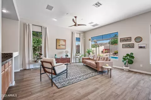 2231 E Branham Ln, Phoenix, AZ 85042 photo 8