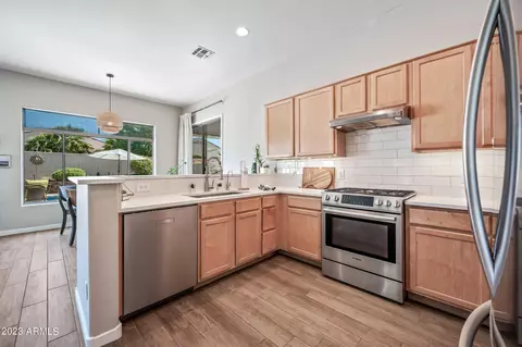 2231 E Branham Ln, Phoenix, AZ 85042 photo 14
