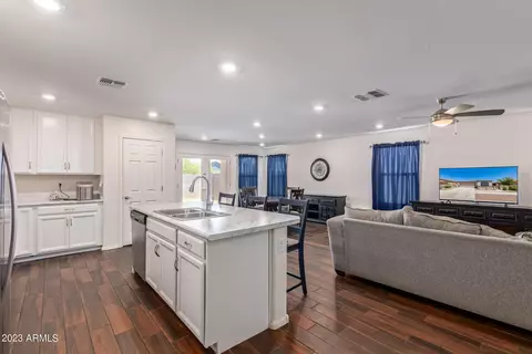 1542 E St Catherine Ave, Phoenix, AZ 85042 photo 12