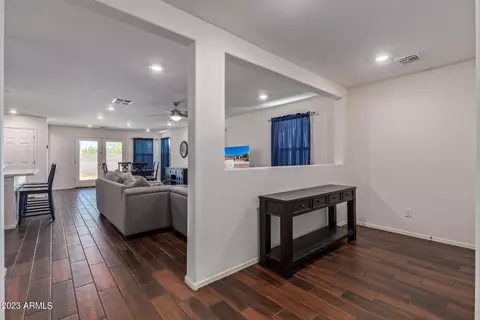 1542 E St Catherine Ave, Phoenix, AZ 85042 photo 4