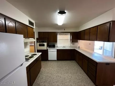 4058 E Clovis Cir, Mesa, AZ 85206 photo 5