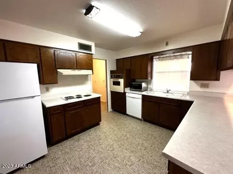 4058 E Clovis Cir, Mesa, AZ 85206 photo 10