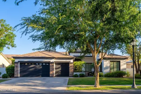 2989 E Comstock Dr, Gilbert, AZ 85296