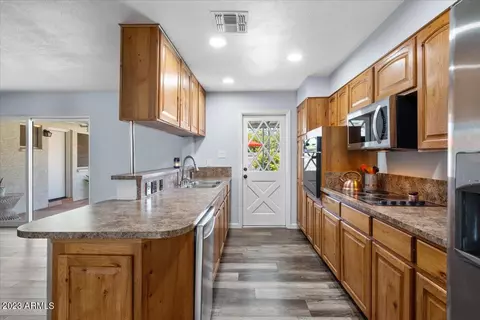 112 E Cairo Dr, Tempe, AZ 85282 photo 5