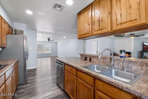 112 E Cairo Dr, Tempe, AZ 85282 photo 6
