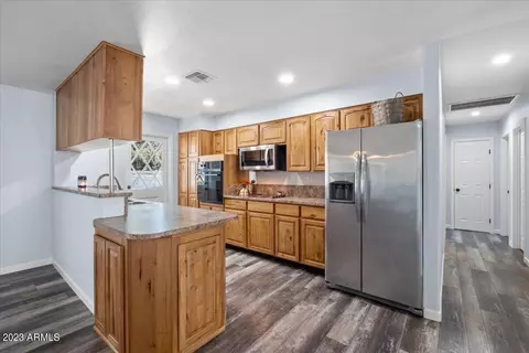 112 E Cairo Dr, Tempe, AZ 85282 photo 7