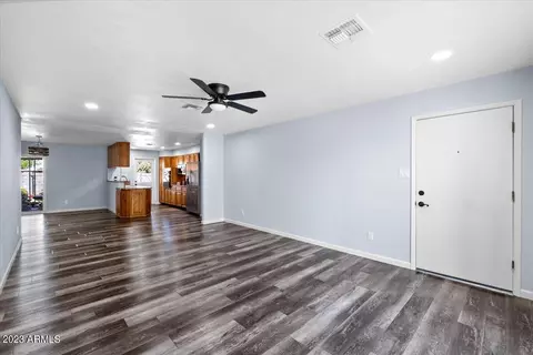 112 E Cairo Dr, Tempe, AZ 85282 photo 4