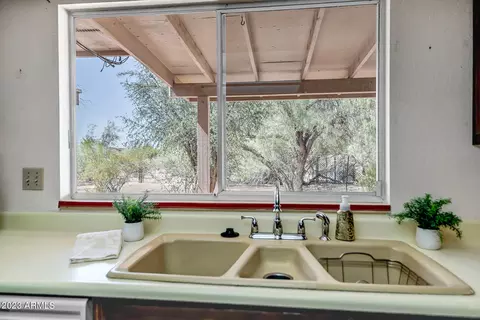 1520 E Sandra Ter, Phoenix, AZ 85022 photo 13