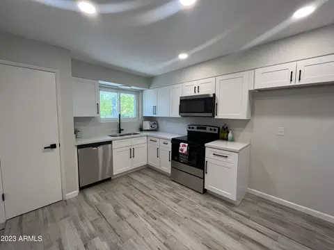 10906 W Camelot Cir, Sun City, AZ 85351