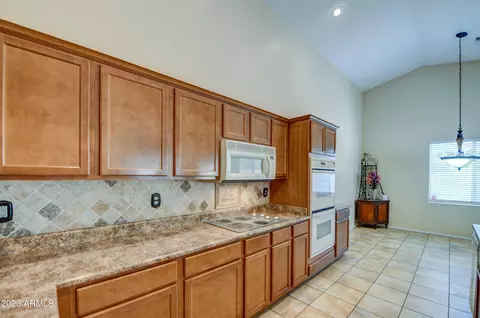 1466 E Cassia Ln, Gilbert, AZ 85298 photo 5
