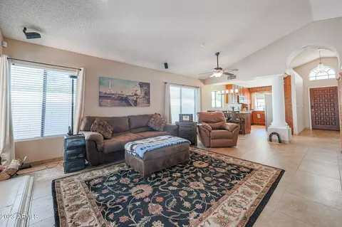 3207 E Siesta Ln, Phoenix, AZ 85050 photo 6