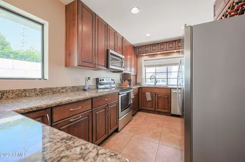3207 E Siesta Ln, Phoenix, AZ 85050 photo 11