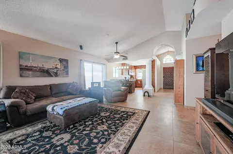3207 E Siesta Ln, Phoenix, AZ 85050 photo 5