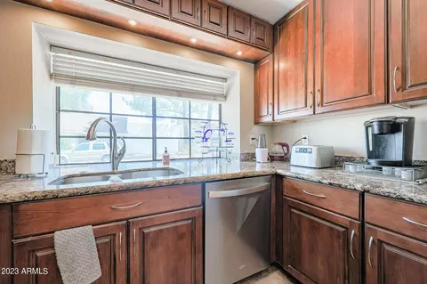 3207 E Siesta Ln, Phoenix, AZ 85050 photo 10