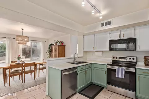 1346 E Angela Dr, Phoenix, AZ 85022 photo 8