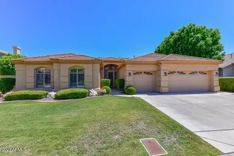 7011 W Aurora Dr, Glendale, AZ 85308