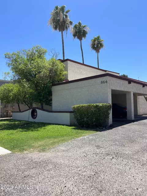 864 N Revere St, Mesa, AZ 85201