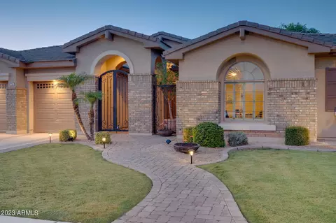 726 E Joseph Ct, Gilbert, AZ 85295 photo 2