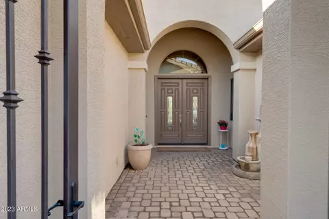 726 E Joseph Ct, Gilbert, AZ 85295 photo 3