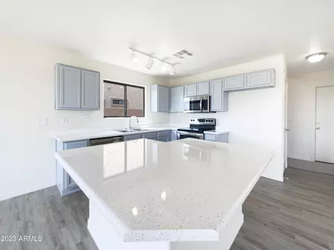 2189 E Greenlee Ave, Apache Junction, AZ 85119 photo 2