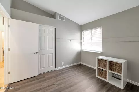 3230 E Marco Polo Rd E, Phoenix, AZ 85050 photo 10