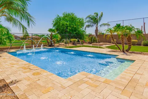 596 W Stirrup Ln, San Tan Valley, AZ 85143