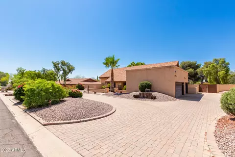 3907 E Nowata Dr, Phoenix, AZ 85044