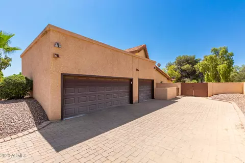 3907 E Nowata Dr, Phoenix, AZ 85044 photo 3