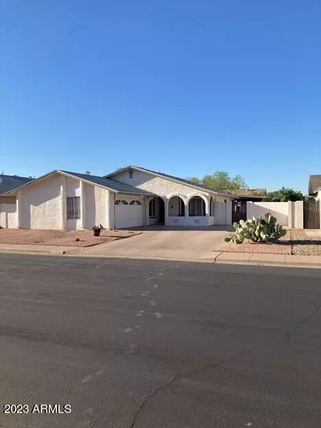 2221 W El Moro Ave, Mesa, AZ 85202