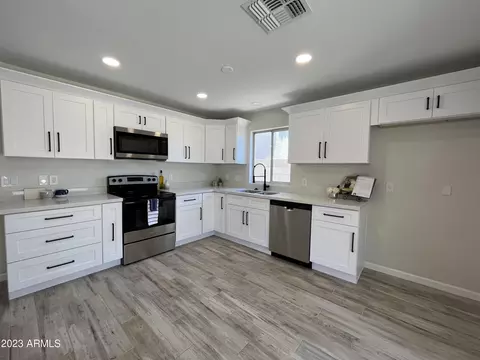11221 W Devonshire Ave, Phoenix, AZ 85037