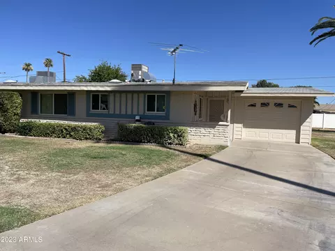10825 W Windsor Dr, Sun City, AZ 85351