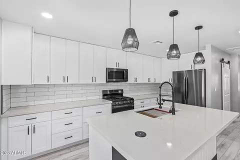 6521 N 20th Ave, Phoenix, AZ 85015