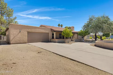 10 E Canterbury Ct, Phoenix, AZ 85022 photo 3