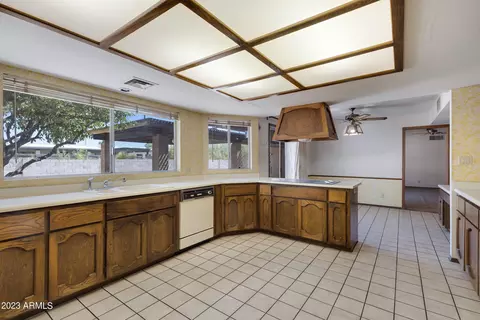 10 E Canterbury Ct, Phoenix, AZ 85022 photo 14