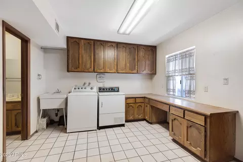 10 E Canterbury Ct, Phoenix, AZ 85022 photo 17