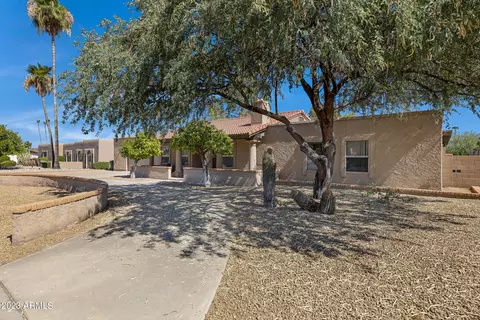 10 E Canterbury Ct, Phoenix, AZ 85022 photo 2