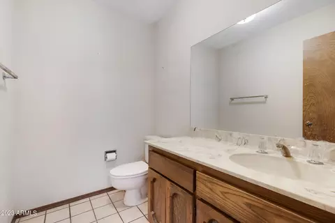 10 E Canterbury Ct, Phoenix, AZ 85022 photo 18