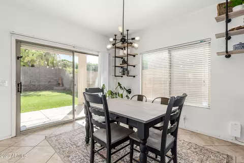 4608 E Briles Rd, Phoenix, AZ 85050 photo 9