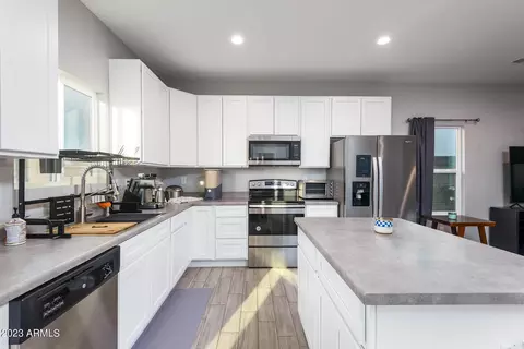 916 E Odeum Ln, Phoenix, AZ 85040 photo 6