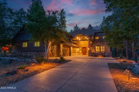 3320 S Clubhouse Cir, Flagstaff, AZ 86005