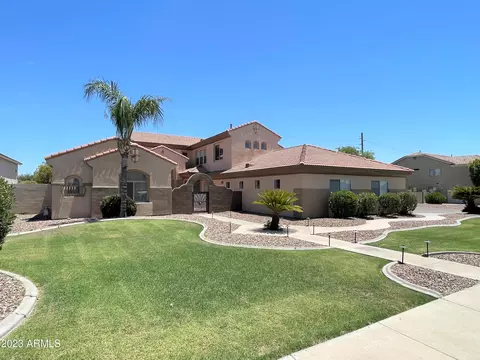 1425 N Loma Vis, Mesa, AZ 85213