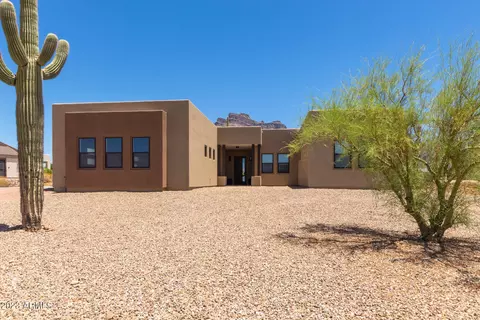 531 N Sun Rd, Apache Junction, AZ 85119