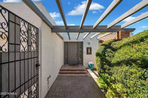 3033 E Clarendon Ave, Phoenix, AZ 85016 photo 2