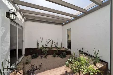 3033 E Clarendon Ave, Phoenix, AZ 85016 photo 8