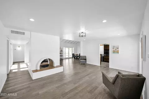 3033 E Clarendon Ave, Phoenix, AZ 85016 photo 3