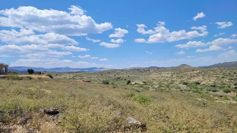 15190 E Countryside Rd #382, Mayer, AZ 86333